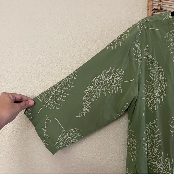 Living Hula Hawaiian Top Blouse Tuniic Laua'e Fern Green Pockets Sz M/L B7 - Picture 4 of 11